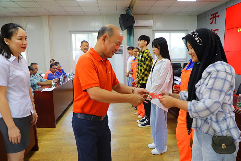 “金秋助學(xué)，圓夢(mèng)明佳！”明佳集團黨支部及工會(huì )組織開(kāi)展愛(ài)心助學(xué)活動(dòng)！